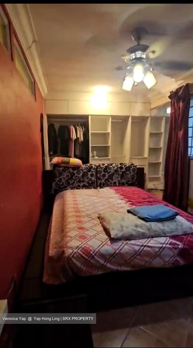 Blk 633 Yishun Street 61 (Yishun), HDB Executive #636363001